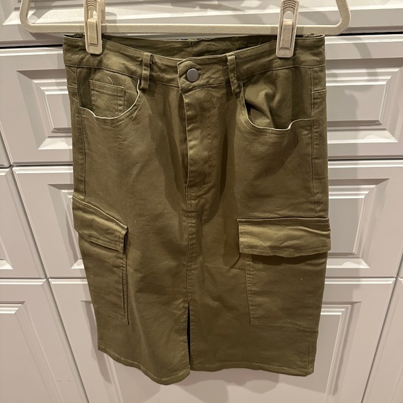 Baevely Dresses & Skirts - Khaki Cargo Skirt-Size‎ Med